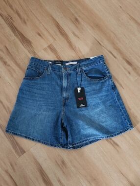 Levi's High-Rise Baggy Shorts